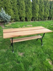 Jedálenský stôl  z troch drevín