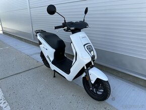 Honda EM1e elektrický scooter - 1