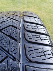 215/55 r17 zimné pneu.Pirelli...6 mm