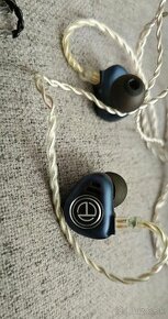 TRN V90 hybridné IEM