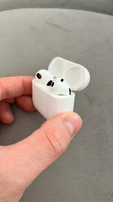 Apple AirPods 3. Generácie Lightning nabíjacie púzdro - 1