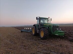 John Deere 8320