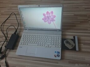 Sony Vaio 15.6 notebook - 1