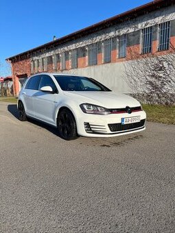 Volkswagen Golf GTI 7 2.0 TSI DSG