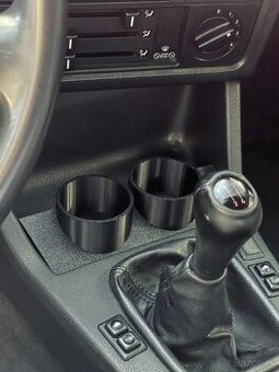 BMW E30 - Cupholder