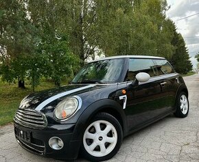 Mini Cooper D 1.6D 110ps • Facelift • edícia Seven • Black • - 1