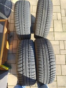 Goodyear 215/60 R16 zimné pneu 7 mm