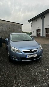 Opel Astra J