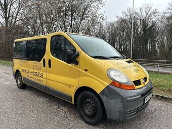 Renault Trafic Bus - 1