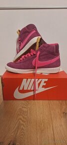 NIKE blazer