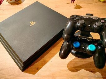 Playstation 4 PRO+2 ovládače