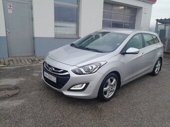 Hyndai i30 combi 1,6crdi 92kw.