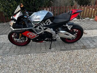 Aprilia RSV4 RF 2016