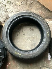 225/45 R18