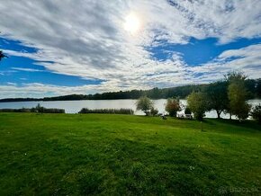 PRIPRAVUJEME DO PONUKY RODINNÝ DOM V BLÍZKOSTI JAZERA