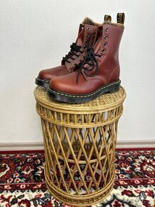 Dr Martens nove čižmy zateplené s kožušinu velkost 37