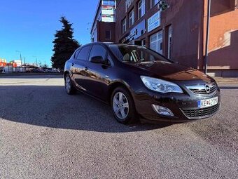 Opel Astra J 1.4 Turbo 140k Enjoy