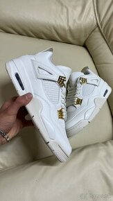 Nike Air Jordan 4 Retro "Metallic Gold"