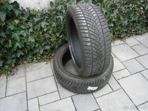 Predám 2x zimné pneu Goodyear 205/50 R17 93HXL