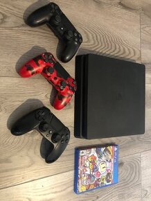 PS4 Slim + 3 ovládače a hra