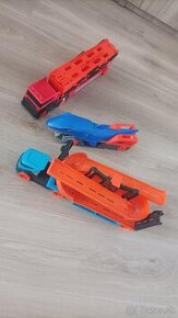 Hot Wheels kamióny a žralok