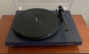 Pro-ject Debut Carbon EVO Black Edition