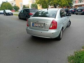 Hyundai Accent - 1