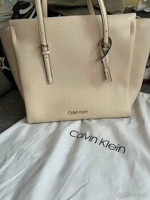 Kabelka Calvin Klein Avant Large