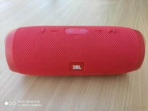 JBL Charge 3.