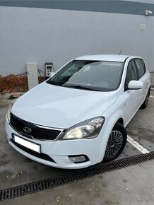 KIA Ceed 1.6 CRDi 85kw 2010 Nová STK/ek - 1