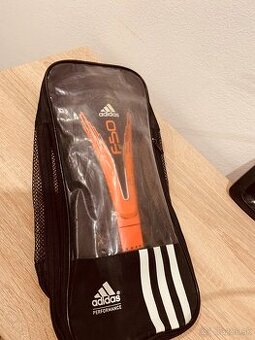 Futbalové chrániče Adidas