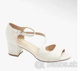 Svadobné biele sandále na nízkom opätku veľkosť 40