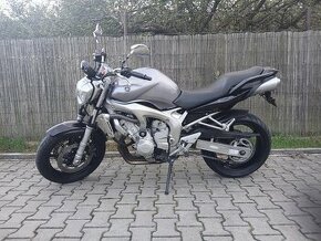 Yamaha FZ6