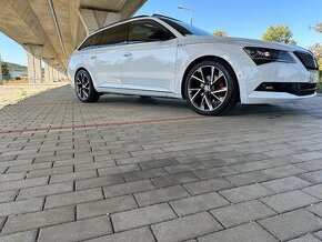 Škoda Superb Sportline Combi 140kw 4x4 Panorama