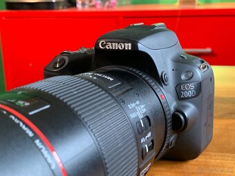 Canon Macro Lens EF 100mm 1:2.8L IS USM