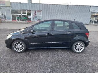 Mercedes Benz B200 benzin 100kw Automat Nová STK a EK