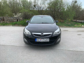 OPEL ASTRA J Essentia 5dv. 1,4i 74 kW