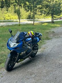 Suzuki gsxr-600 k1