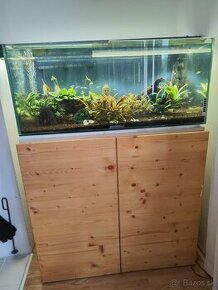 Kompletné samo stojace akvárium