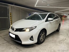 Toyota Auris Touring sport 1.6 6M/T