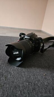 Nikon d3200 18-105 VR s taškou a stativom