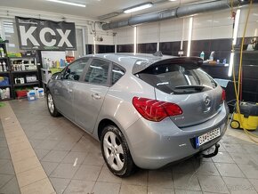 Opel Astra 1,7CDTI, rok 2011