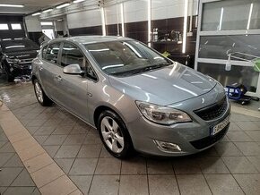 Opel Astra 1,7CDTI, rok 2011