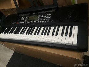 Keyboard  s dynamikou úderu (stojan na kláves)