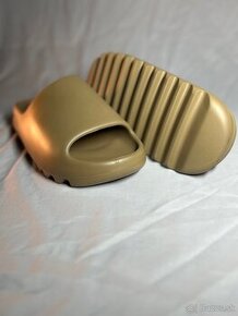 Yeezy slides - 1