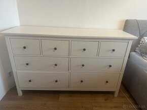 Komoda IKEA hemnes