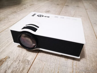 UC40 Mini LED Projector