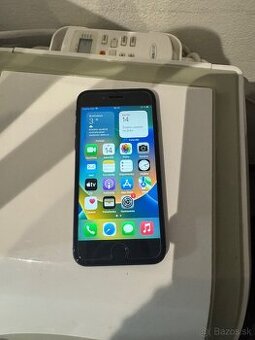 iPhone 8 64GB cierny