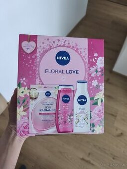 Nivea Floral Love