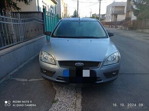 Ford Focus sedan1.6 16v benz.rv.12 .2005 SR.auto